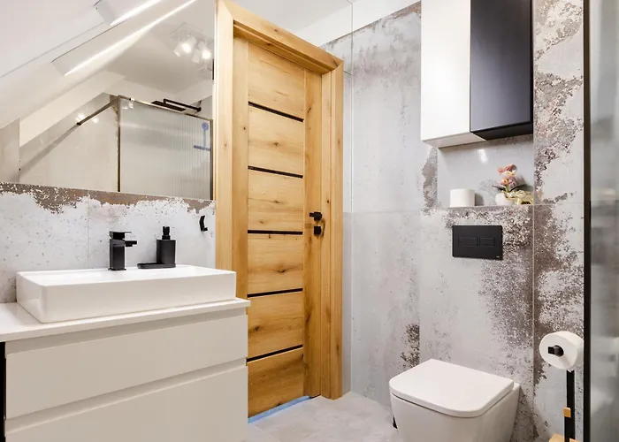 27p Lakeside Retreat By Bookinghost *