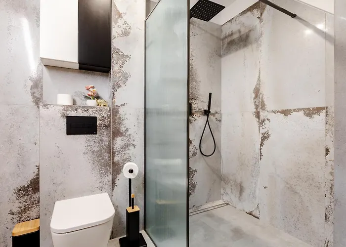 Lägenhet 27p Lakeside Retreat By Bookinghost