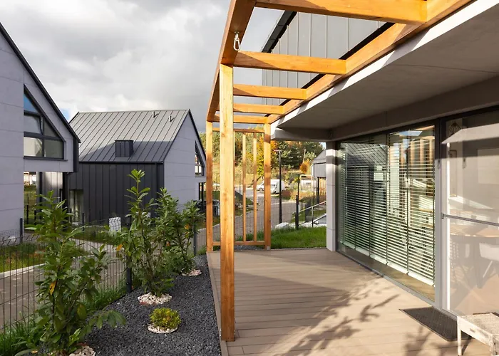 27p Lakeside Retreat By Bookinghost * Laczyno