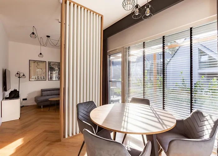 27p Lakeside Retreat By Bookinghost Lägenhet