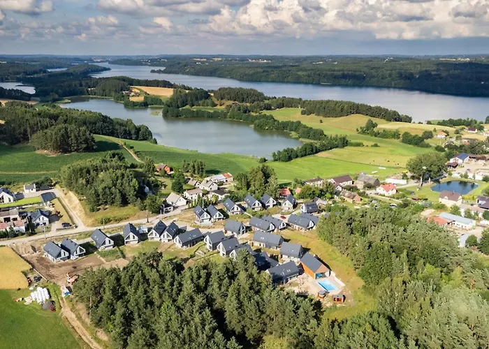 27p Lakeside Retreat By Bookinghost Laczyno